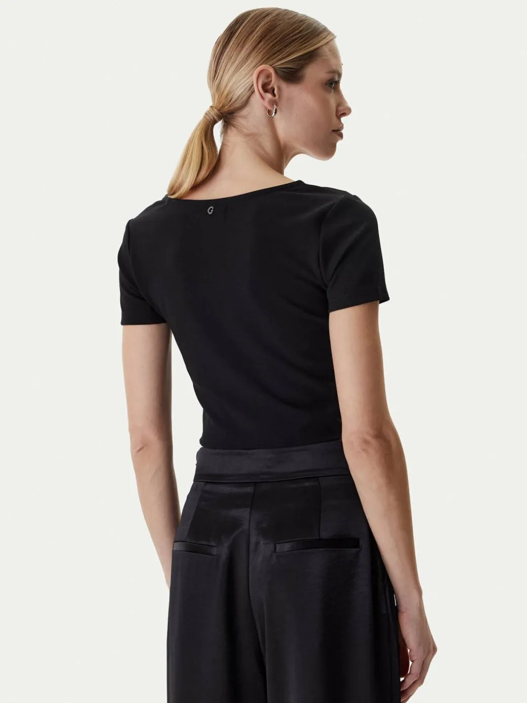 Blusa W6RP08 KCBO2 Nero Classic Fit