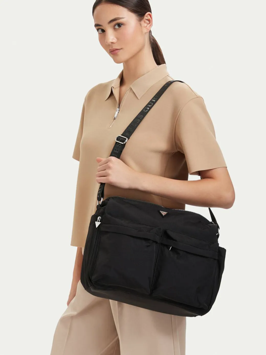 Borsetta J6YZ12 W2530 Nero