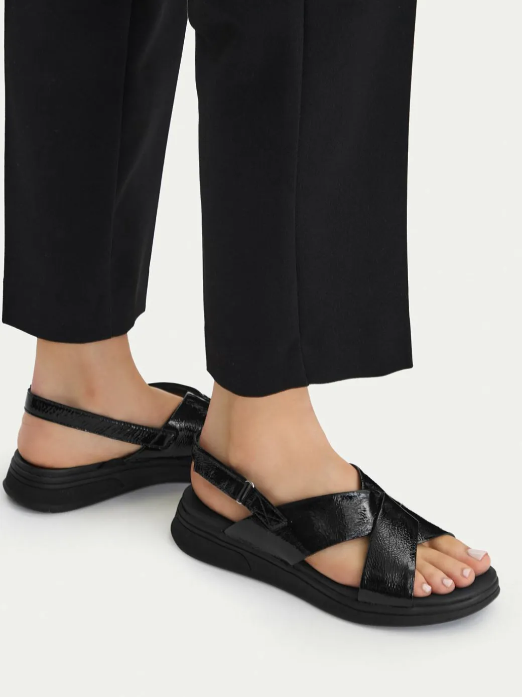 Sandali 9-28700-46 Nero