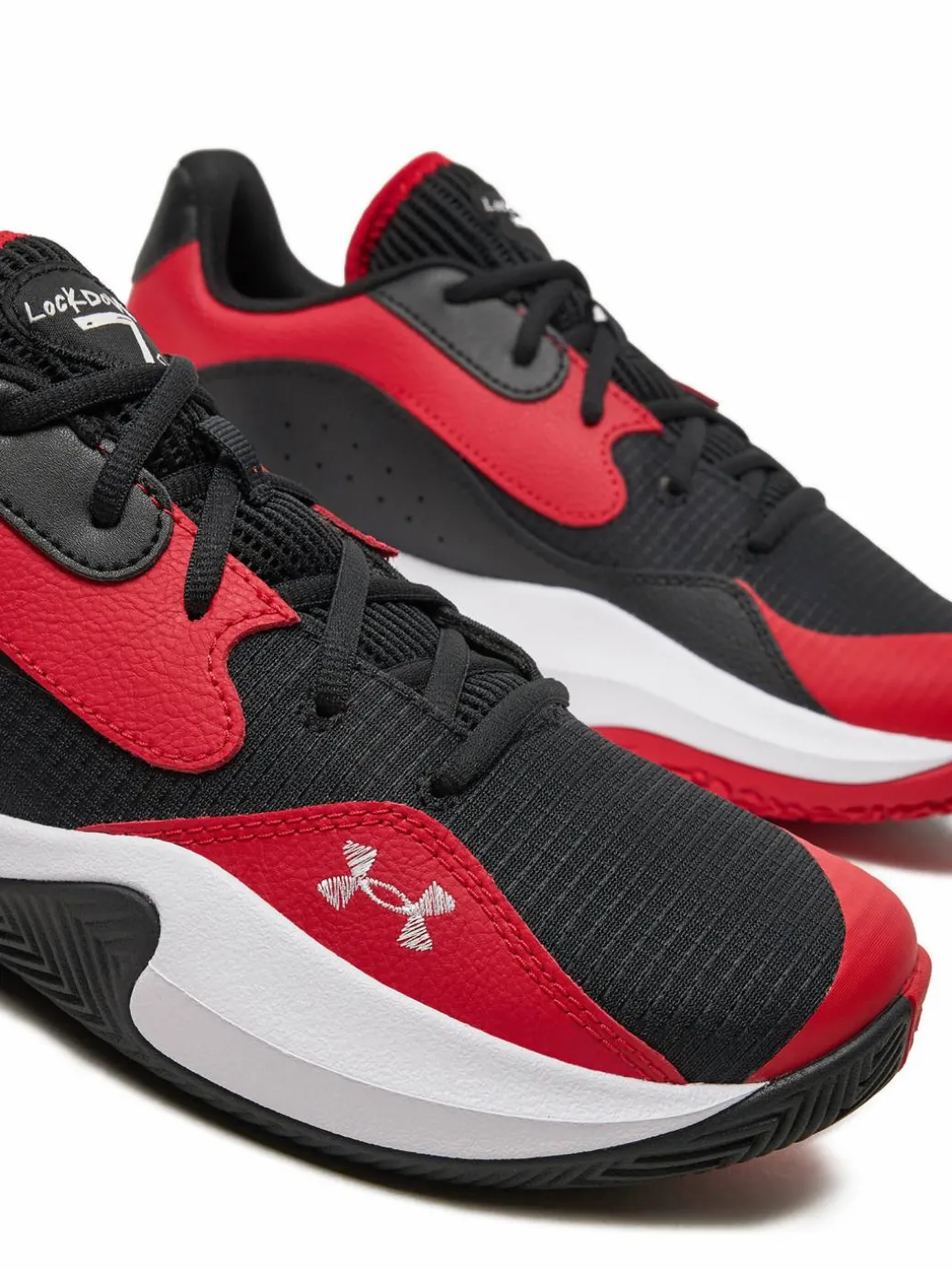 Scarpe da basket UA Lockdown 7 Low 3027646 Rosso