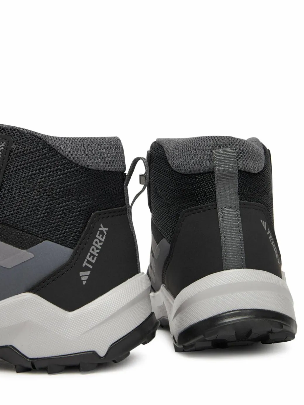 Scarpe da trekking Terrex AX4R Mid JI0920 Nero